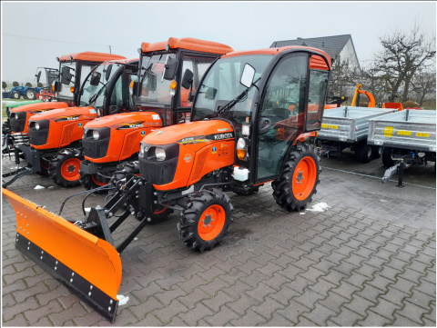 Nowy traktor japoński z kabiną i pługiem Kubota A211N 4x4 diesel 21KM Nowy traktor japoński z kabiną i pługiem Kubota A211N 4x4 diesel 21KM