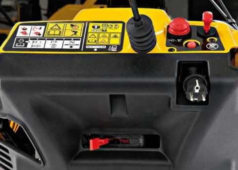 Odśnieżarka spalinowa Cub Cadet 221 LHP
