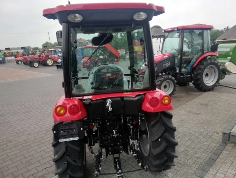Traktor TYM T475