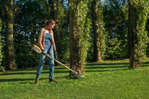 Podcinarka akumulatorowa Stiga GT 500e (Zestaw) Podcinarka akumulatorowa Stiga GT 500e (Zestaw)