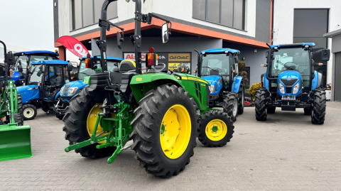 Ciągnik John Deere 4052M Ciągnik John Deere 4052M