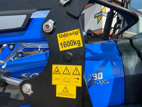 Ciągnik Rolniczy SOLIS S90 ( 90KM) z ładowaczem czołowim i pługiem śnieżnym Ciągnik Rolniczy SOLIS S90 ( 90KM) z ładowaczem czołowim i pługiem śnieżnym