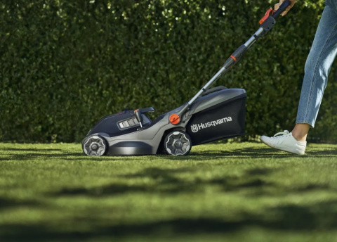 Husqvarna kosiarka akumulatorowa Aspire™ LC34-P4A ZESTAW Husqvarna kosiarka akumulatorowa Aspire™ LC34-P4A ZESTAW