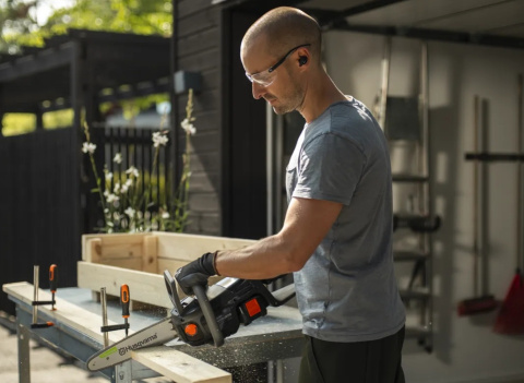 Husqvarna pilarka akumulatorowa Aspire™ C15X-P4A ZESTAW Husqvarna pilarka akumulatorowa Aspire™ C15X-P4A ZESTAW