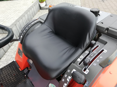 Japoński traktor ogrodowy Kubota Aste A13 Japoński traktor ogrodowy Kubota Aste A13