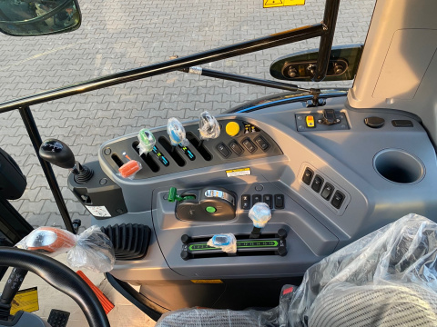 Ciągnik LS MT5.73 PST - 73 KM - - wersja z EHL i hydraulicznym rewersem Ciągnik LS MT5.73 PST - 73 KM - - wersja z EHL i hydraulicznym rewersem