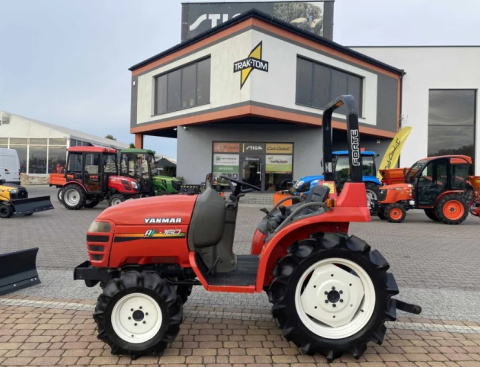 YANMAR AF160 Mini traktor z rewersem 4x4 super stan YANMAR AF160 Mini traktor z rewersem 4x4 super stan