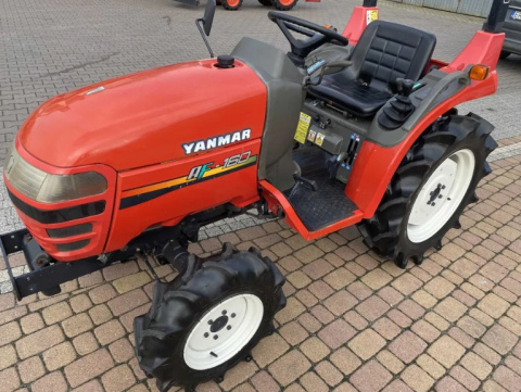 YANMAR AF160 Mini traktor z rewersem 4x4 super stan YANMAR AF160 Mini traktor z rewersem 4x4 super stan