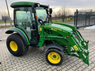 Ciągnik John Deere 3046R z kabiną, tuzem i ładowaczem - 45 KM