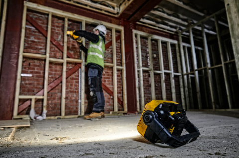 DEWALT Kompaktowa lampa robocza LED 18V XR
