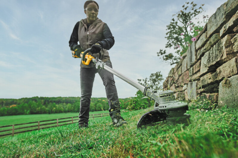 DeWALT Akumulatorowa podkaszarka do trawy 1x5 Ah DeWALT Akumulatorowa podkaszarka do trawy 1x5 Ah