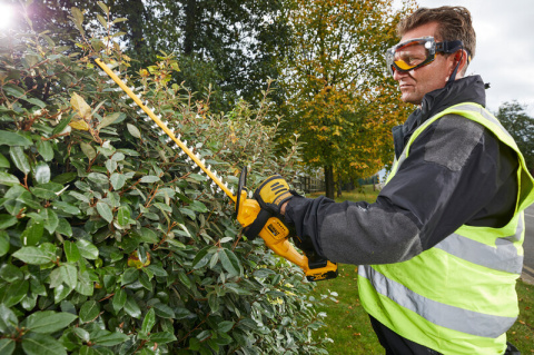 DeWALT Akumulatorowe nożyce do żywopłotu DeWALT Akumulatorowe nożyce do żywopłotu