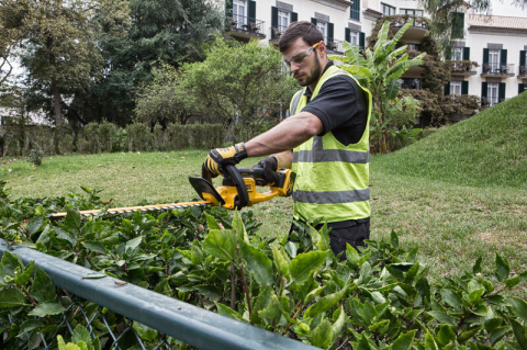 DeWALT Akumulatorowe nożyce do żywopłotu DeWALT Akumulatorowe nożyce do żywopłotu