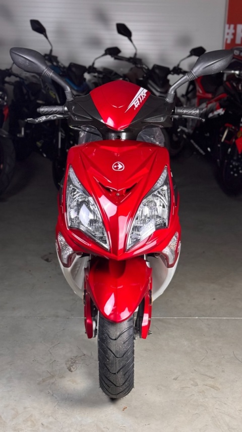 Spalinowy Skuter Barton Falcon 50