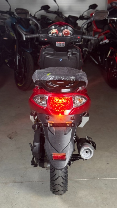 Spalinowy Skuter Barton Falcon 50