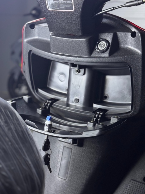 Spalinowy Skuter Barton Falcon 50