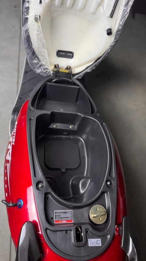 Spalinowy Skuter Barton Falcon 50