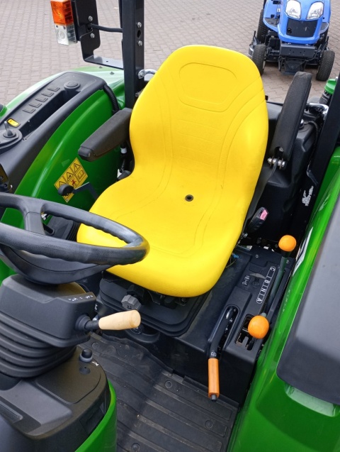 Ciągnik John Deere 4052M