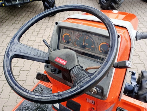 Ciągnik Kubota Aste A15