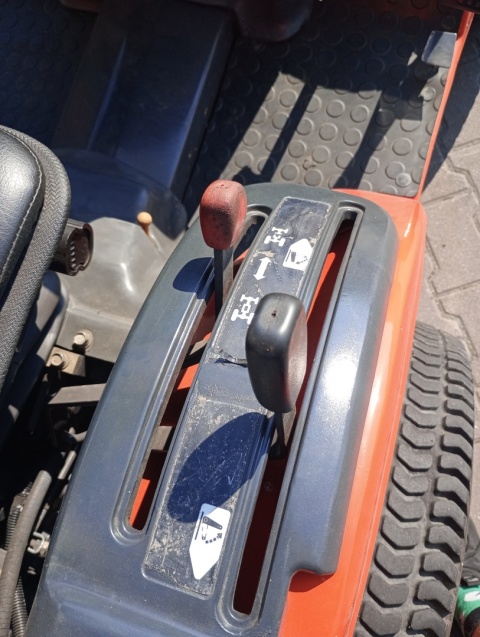 Ciągnik Kubota B1410