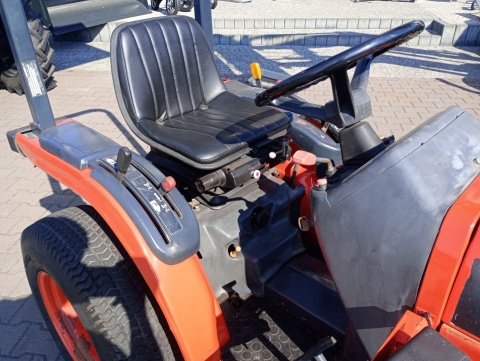 Ciągnik Kubota B1410