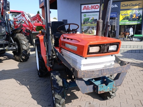 Ciągnik Kubota B1600 z Ładowaczem