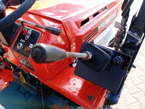 Ciągnik Kubota B1600 z Ładowaczem