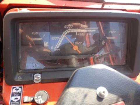 Ciągnik Kubota B1750 Z Kabiną oraz Pługiem