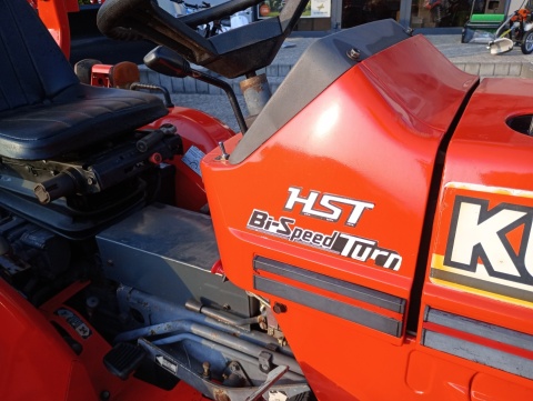 Ciągnik Kubota B1750