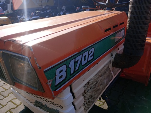 Ciągnik Kubota B7102