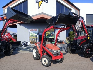 Ciągnik Mitsubishi MT 241 z ładowaczem