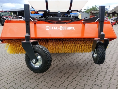 Ciągnik Rolniczy SOLIS S90 (90KM) + Zamiatarka Metal Technik 2 m, Zbiornik na wodę, szczotka boczna