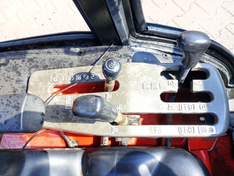 Ciągnik Yanmar Ke3 z Kabiną