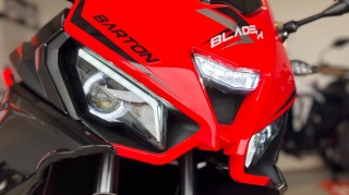 Motocykl Barton Blade-R