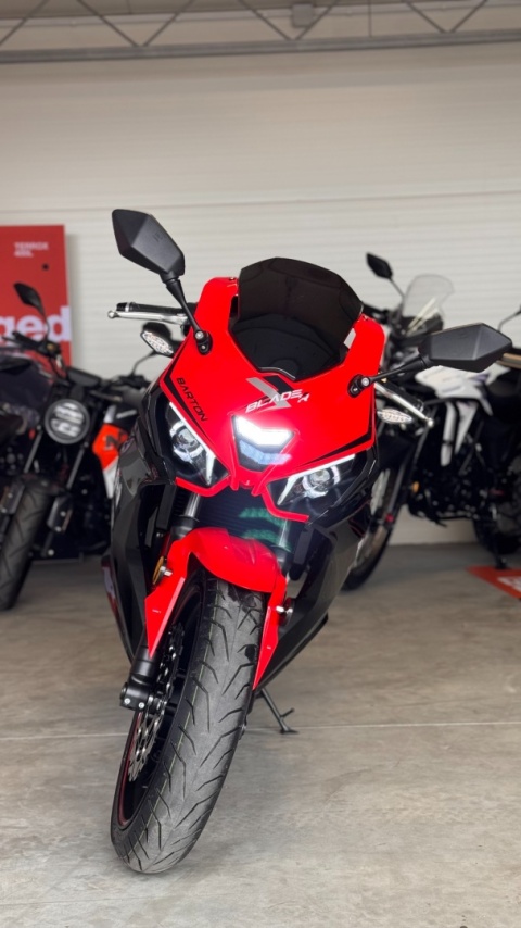 Motocykl Barton Blade-R