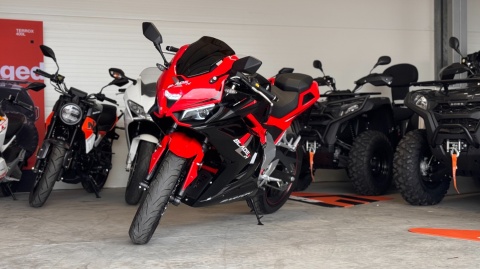 Motocykl Barton Blade-R