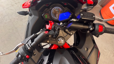 Motocykl Barton Blade-R