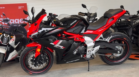 Motocykl Barton Blade-R