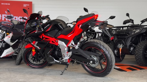 Motocykl Barton Blade-R
