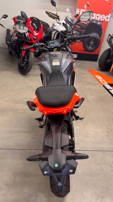 Motocykl Barton Naked 125
