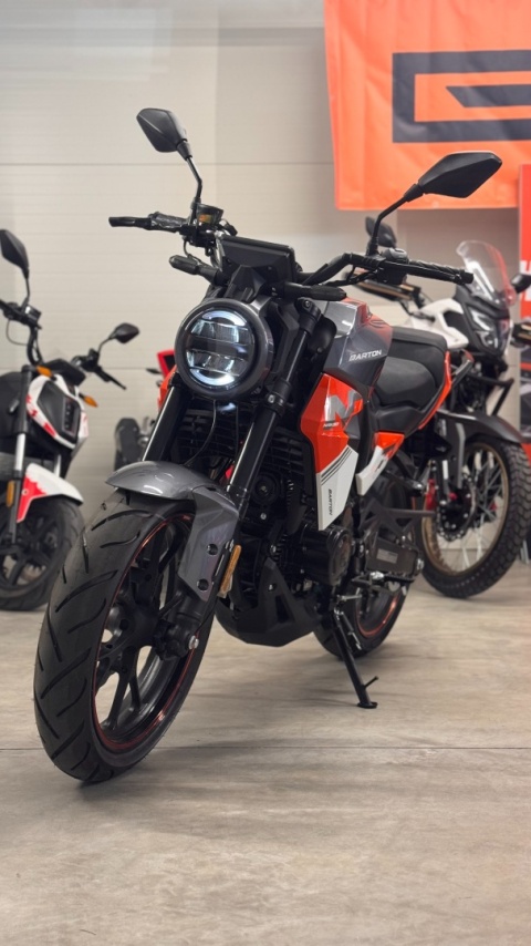 Motocykl Barton Naked 125