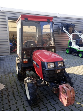 Ciągnik Shibaura ST342 z Kabiną