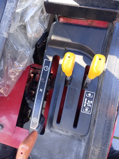 Ciągnik Shibaura ST342 z Kabiną