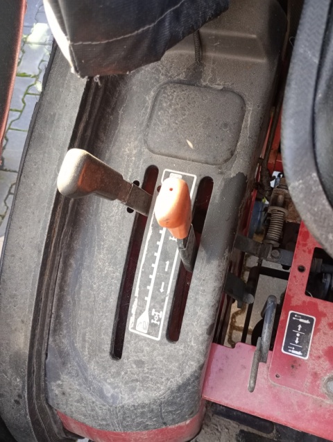 Ciągnik Shibaura ST342 z Kabiną