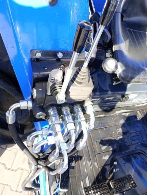 Ciągnik Iseki Landleader 325