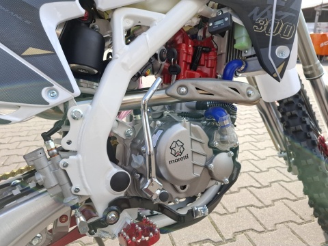 Cross Barton NXT 300