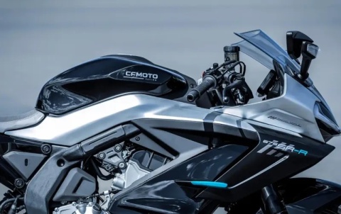 Motocykl CFMOTO 675SR-R