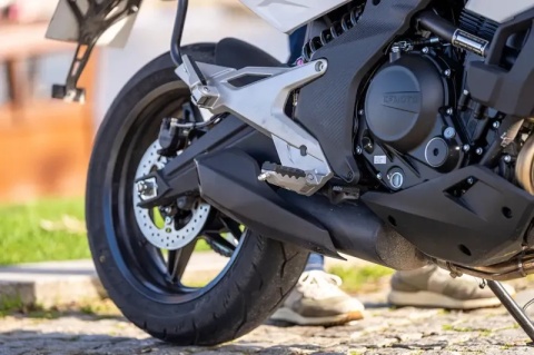 Motocykl CFMOTO 700 MT