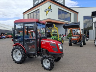 Miniciągnik Massey Fergusson 6028 z kabiną - 28 KM