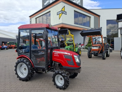 Miniciągnik Massey Fergusson 6028 z kabiną - 28 KM